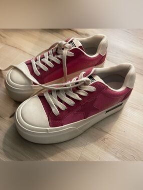 Pink Star-Accent Low-Top Sneakers